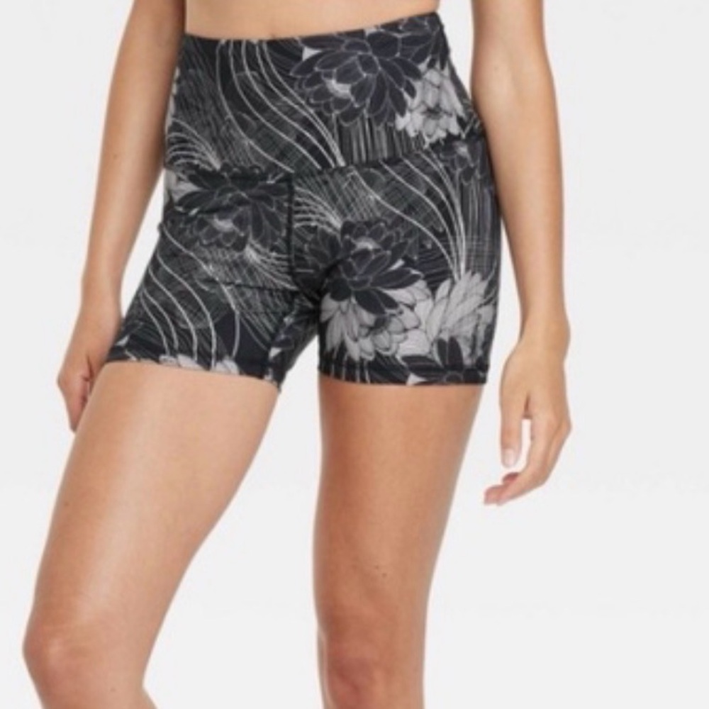 Joy Lab XLarge High-Waist Black Floral Active Shorts
